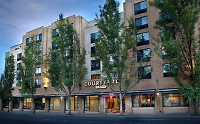 Courtyard Portland Downtown / Convention Center